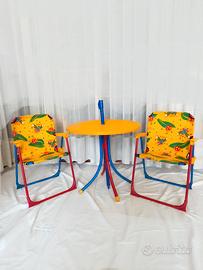 Set tavolino, porta ombrellone e 2 sedie per bambi