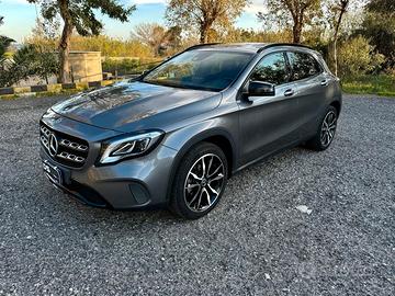MERCEDES- BENZ GLA 200 D 136 CV SPORT