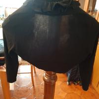 coprispalle nero con a sinistra ha un fiocco nero