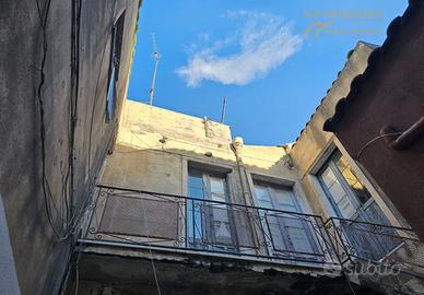 Primo Piano Con Terrazza In Centro