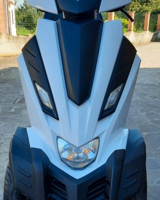 Scooter elettrico quadriciclo 