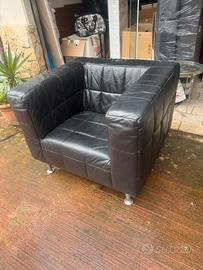 Due Poltrone in pelle nera stile kubus