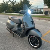 Vespa 300 GTS Super Sport