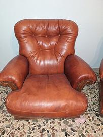 salotto completo in pelle con tavolino, armadio 