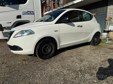 Lancia ypsilon 1.3 mtj