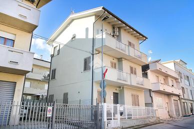 3 LOCALI A PORTO SANT'ELPIDIO