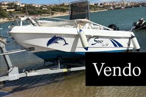 Barca con motore come nuova