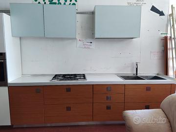 cucina lineare moderna