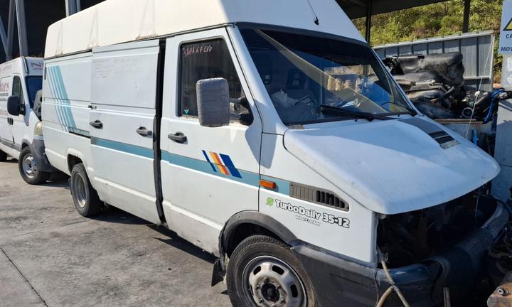Iveco Daily 35.12 2.5 TDI PER RICAMBI