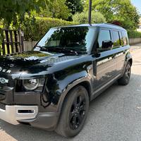 Land Rover Defender 110 3.0d i6 mhev HSE awd 250cv
