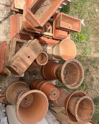 Vasi in terracotta e ceramica  rimanenze