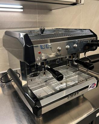 Macchina Caffè 2 gruppi con Capsule