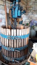 Torchio elettronico, pigiatrice elettrica