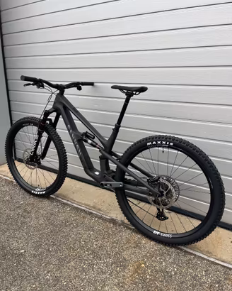 Canyon Spectral CF9, 2025