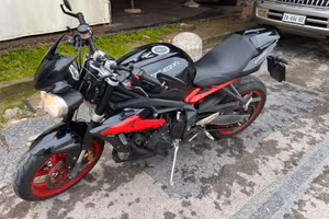 Triumph street triple 675r full