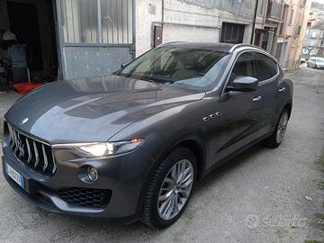 Maserati levante 3000 diesel 245 cv