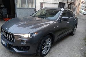 Maserati levante 3000 diesel 245 cv