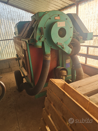 Raccoglitrice nocciole B-250