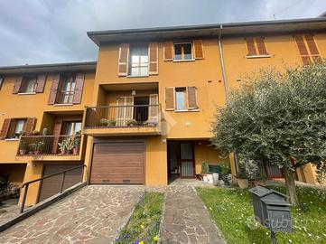 VILLA A SCHIERA A VILLA D'ALMÈ