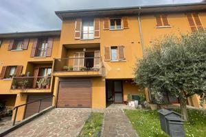 VILLA A SCHIERA A VILLA D'ALMÈ