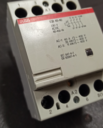 ABB Contattore 4 poli con bobina 230 v