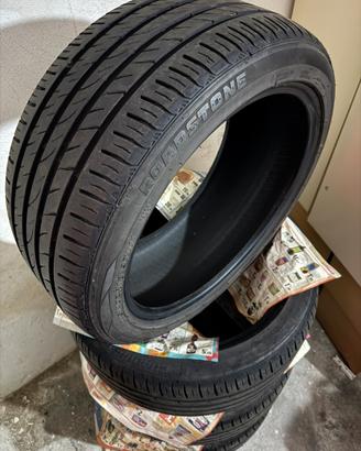 Pneumatici roadstone 245 40 r18