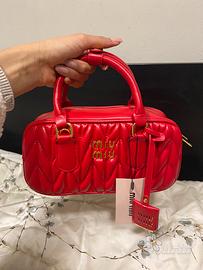 Borsa rossa a tracolla arcadie matelassé MIU MIU