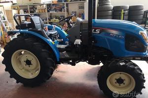 Trattore LS MT 50cv tipo newholland boomer