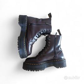 Paio di scarpe Dottor Martens da donna numero 41.