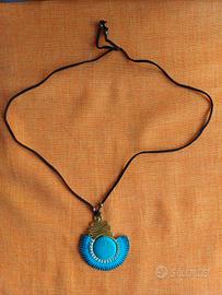 Collana etnica turchese con laccio in camoscio 