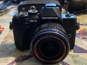 Mirrorless Olympus OMD E-M10 MARK III