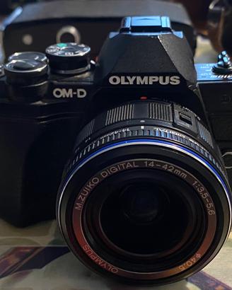 Mirrorless Olympus OMD E-M10 MARK III