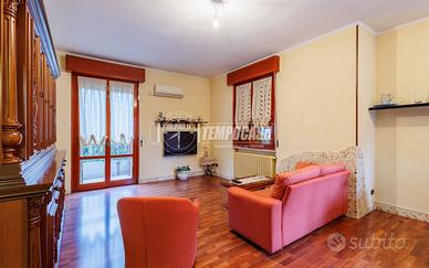 AMPIO APPARTAMENTO DI 161 MQ CON GARAGE E CANTINA.