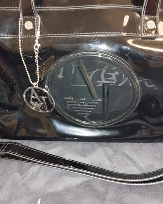 borsa Armani jeans in vernice nera