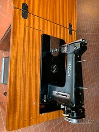 Macchina da cucire necchi