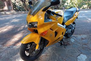Honda VFR e Hyosung 650
