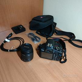 Canon EOS 1300D + obiettivo 18-55mm + accessori