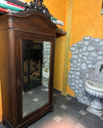Armadio con anta a specchio vintage
