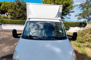 Iveco daily 60c150 con sponda caricatrice 750kg