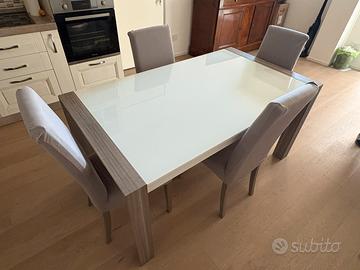Tavolo vetro allungabile con 4 sedie