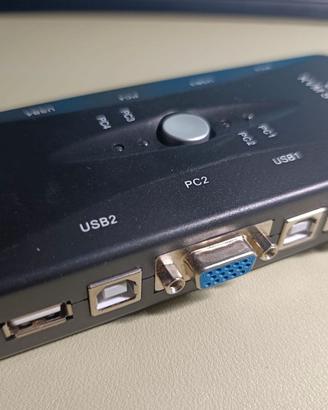 Switch KVM 4 porte USB 2.0 connettori USB/VGA