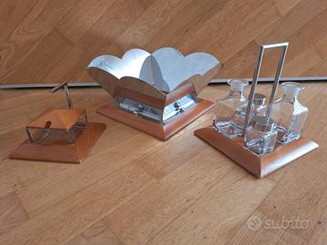 Set da cucina in legno, acciaio e in vetro