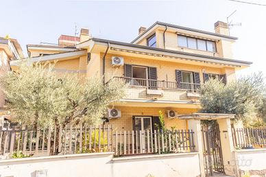 PORZIONE DI TRIFAMILIARE A GUIDONIA MONTECELIO