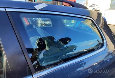 VOLKSWAGEN PASSAT TDI STATION WAGON 2012 - VETRO F