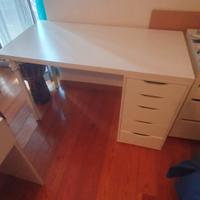 Scrivania Ikea con cassettiera
