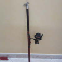 Canna da pesca vintage con mulinello