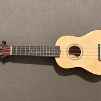 Ukulele Puretone NUOVO mai usato