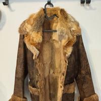 Montone marrone con pelliccia interna