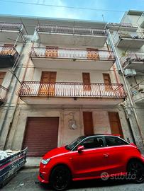 Intera palazzina con box