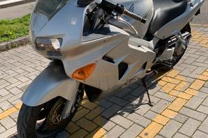 Moto honda VFR 800 iscritta FMI